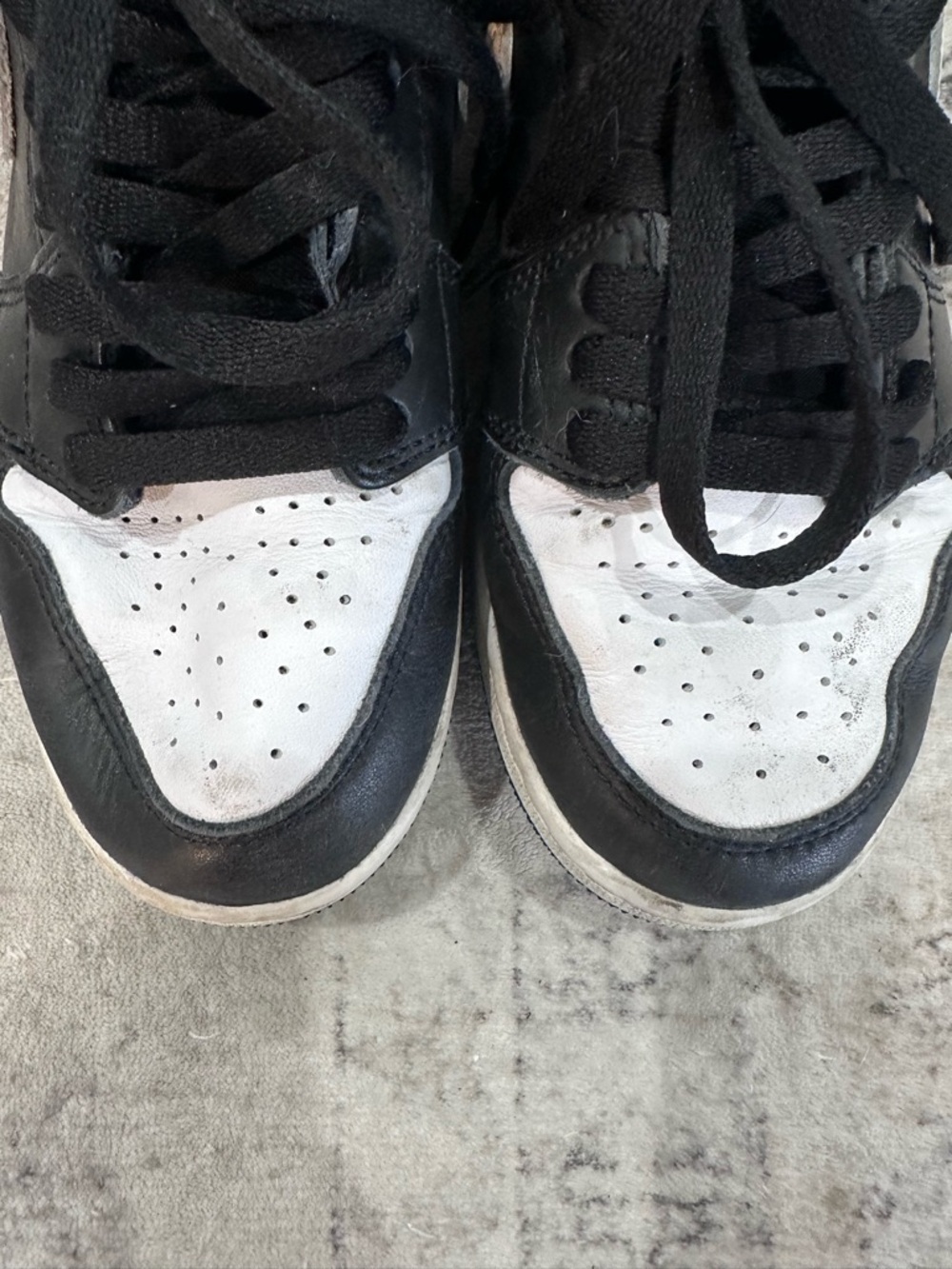 Nike Air Jordan 1 Retro High OG GS 'Black White 2.0' - Picture 7 of 9
